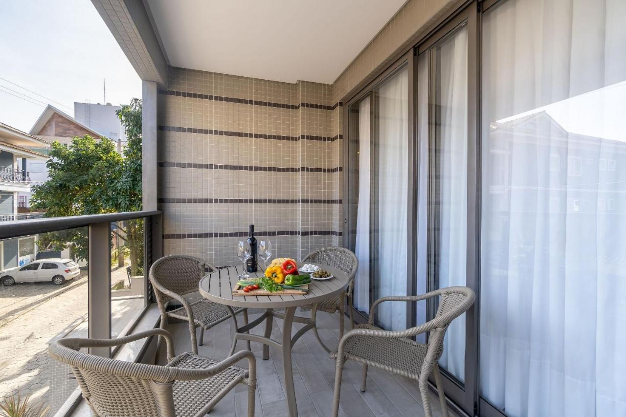 Porto Madero, Condo com Piscina e Academia -Apartamento 3 dorms 8 pessoas- Centro de Bombinhas Exterior foto