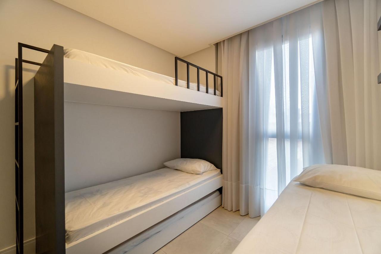 Porto Madero, Condo com Piscina e Academia -Apartamento 3 dorms 8 pessoas- Centro de Bombinhas Exterior foto